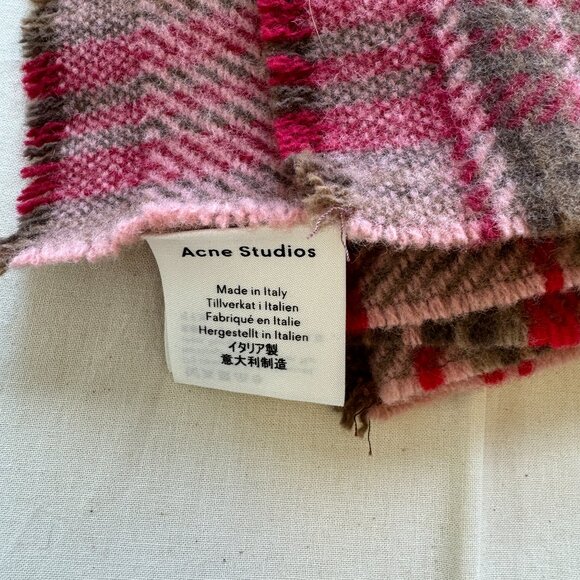 Only worn once Acne Studios 100% Wool Oversized Scarf - Picture 3 of 5